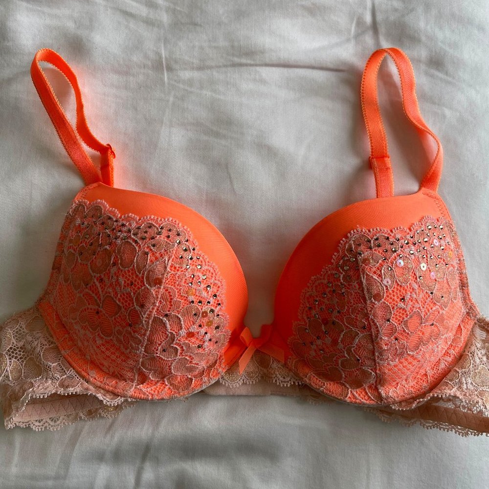 Victoria's Secret Rhinestone Peach Lace Dream Angels Push Up Bra 32B